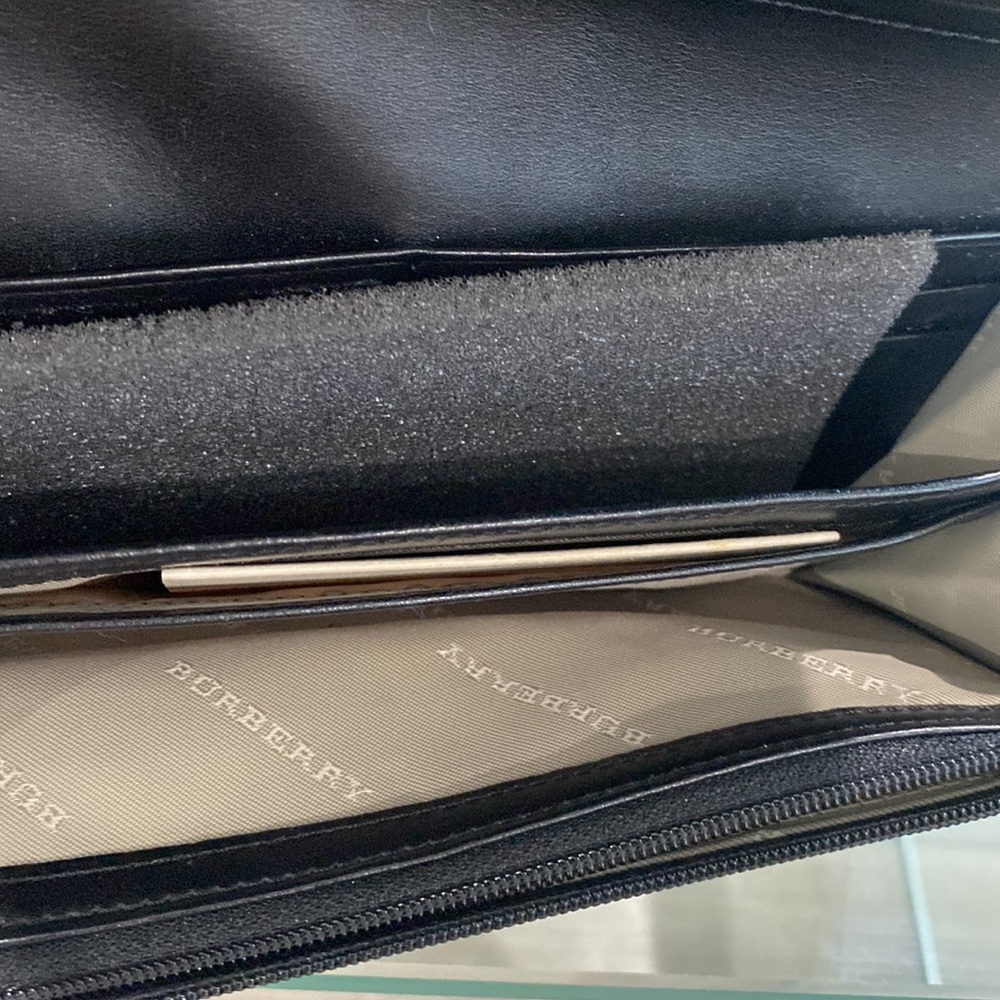 Authentic Burberry Wallet - Picture 3 of 5